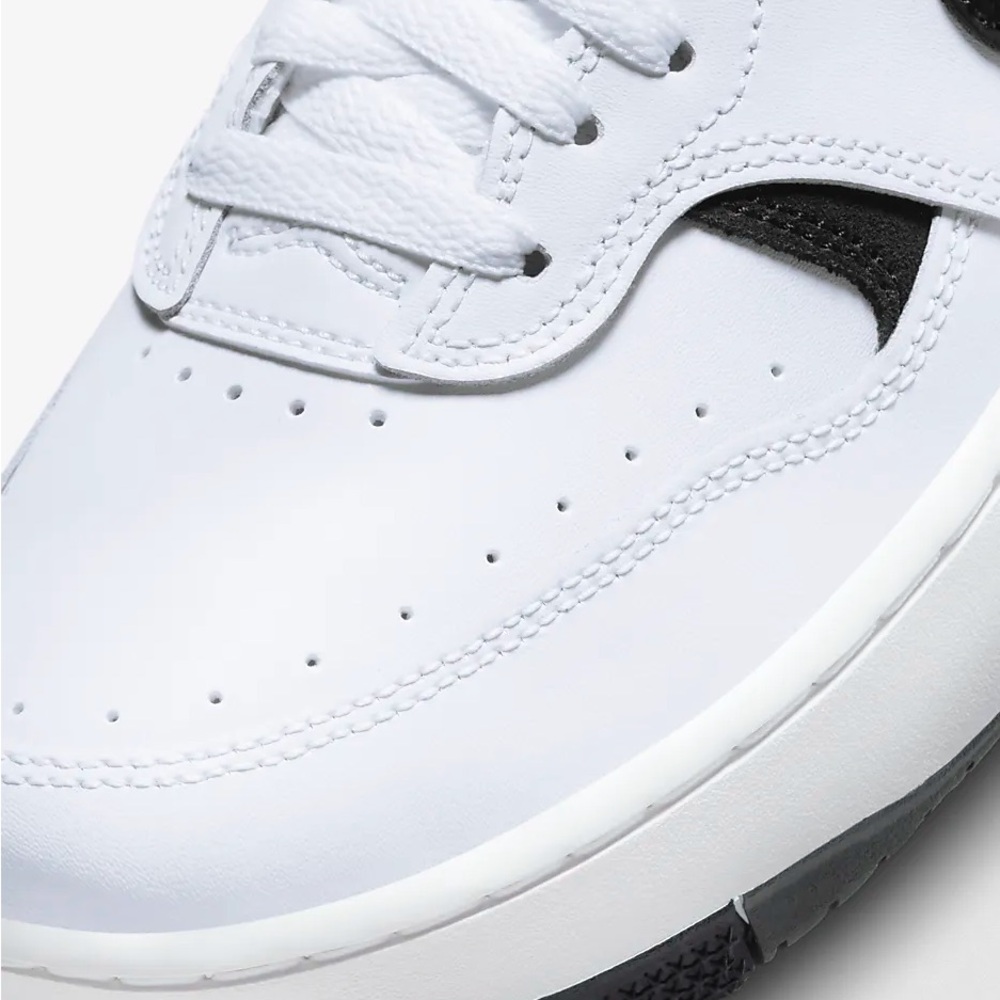 Nike Gamma Force women low sneakers 8 EUC white black - Picture 7 of 16